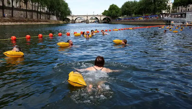 1923 Yılından Bu Yana Bir İlk: Paris’te Seine Nehri Halka Açıldı