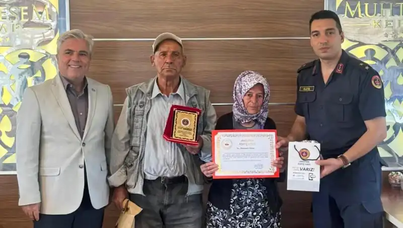 Tek Varlıkları Olan Evi Jandarmaya Bağışlayarak Ülkeye Örnek Oldular