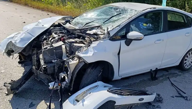 Çanakkale'deki Trafik Kazasında İki Kişi Yaralandı, Detaylar Şok Edici!