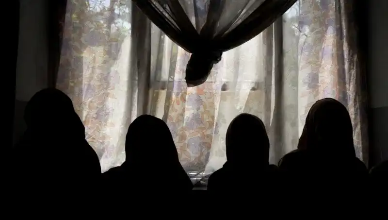 Kadın Yazarların Sesi Susturuldu: Taliban Son Yasağıyla Ne Hedefliyor?